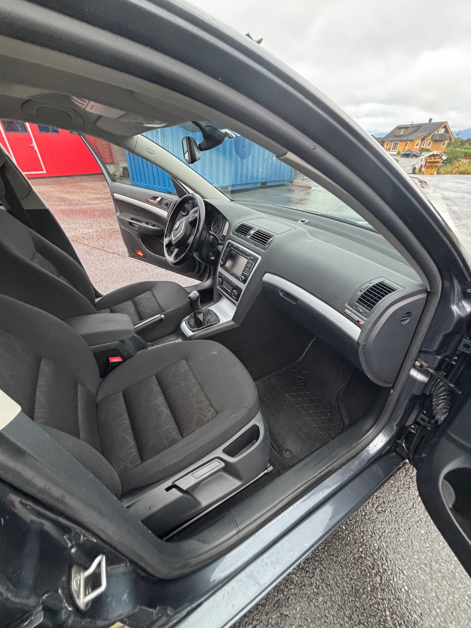 Škoda Octavia Combi 2.0 TDI Manual, 110hp, 2012