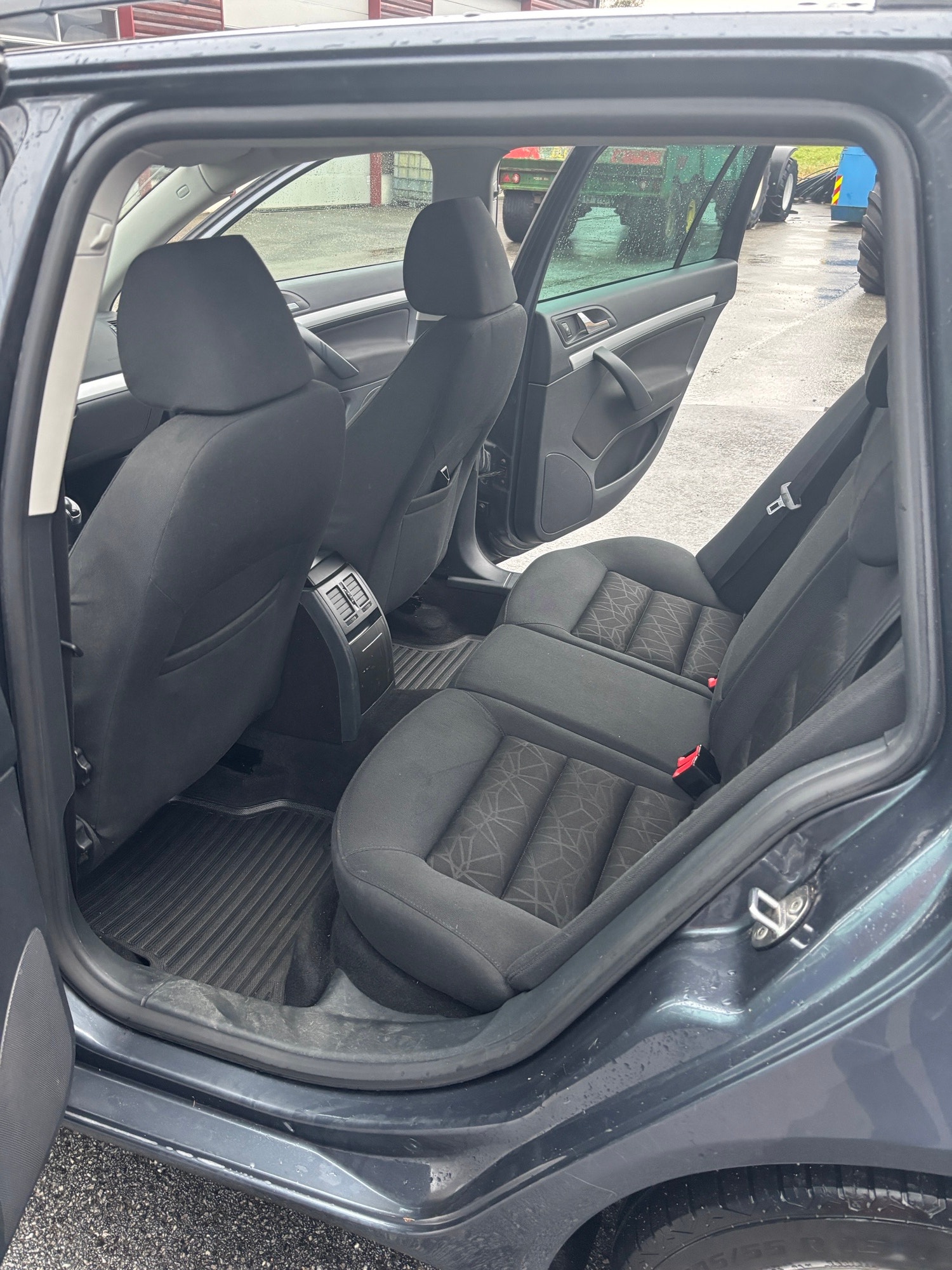 Škoda Octavia Combi 2.0 TDI Manual, 110hp, 2012