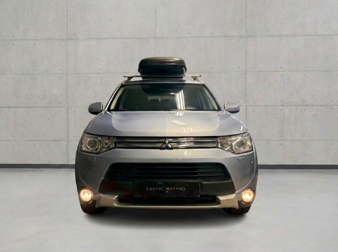 Mitsubishi Outlander PHEV CVT, 203ps, 2014