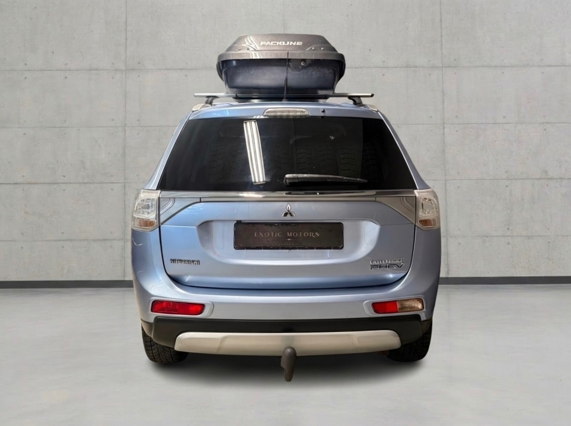 Mitsubishi Outlander PHEV CVT, 203ps, 2014