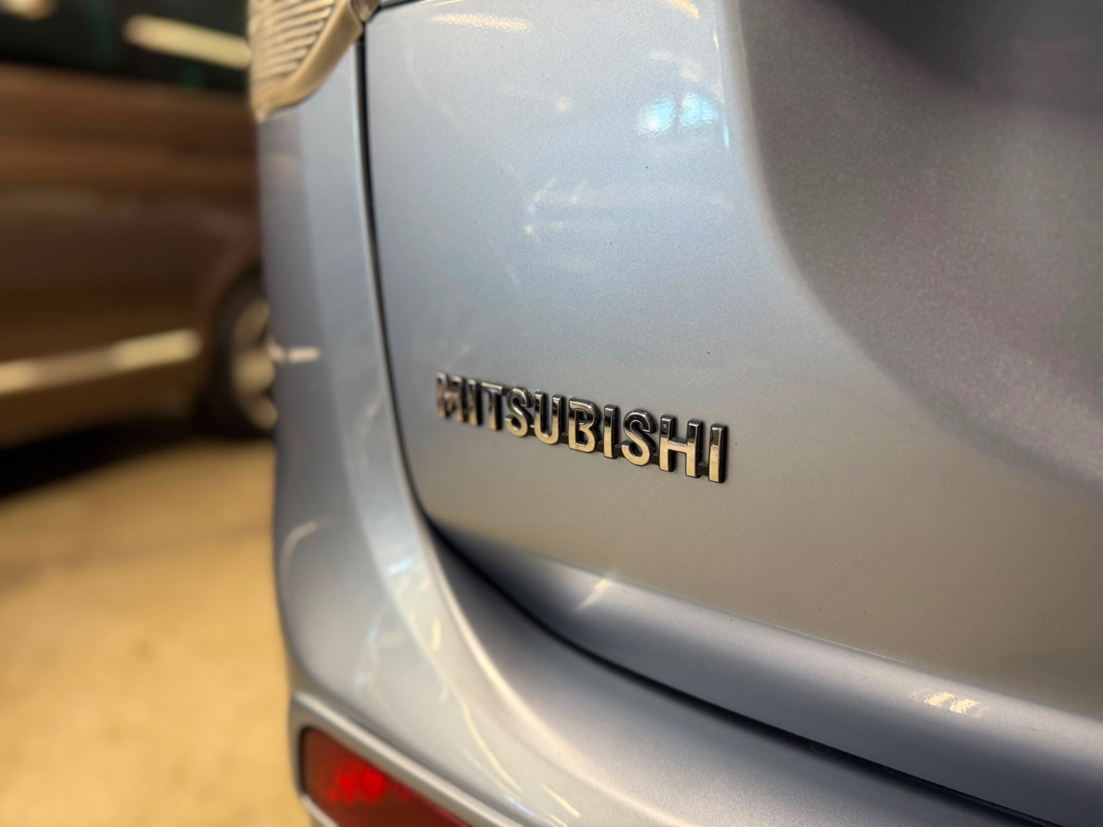 Mitsubishi Outlander PHEV CVT, 203ps, 2014