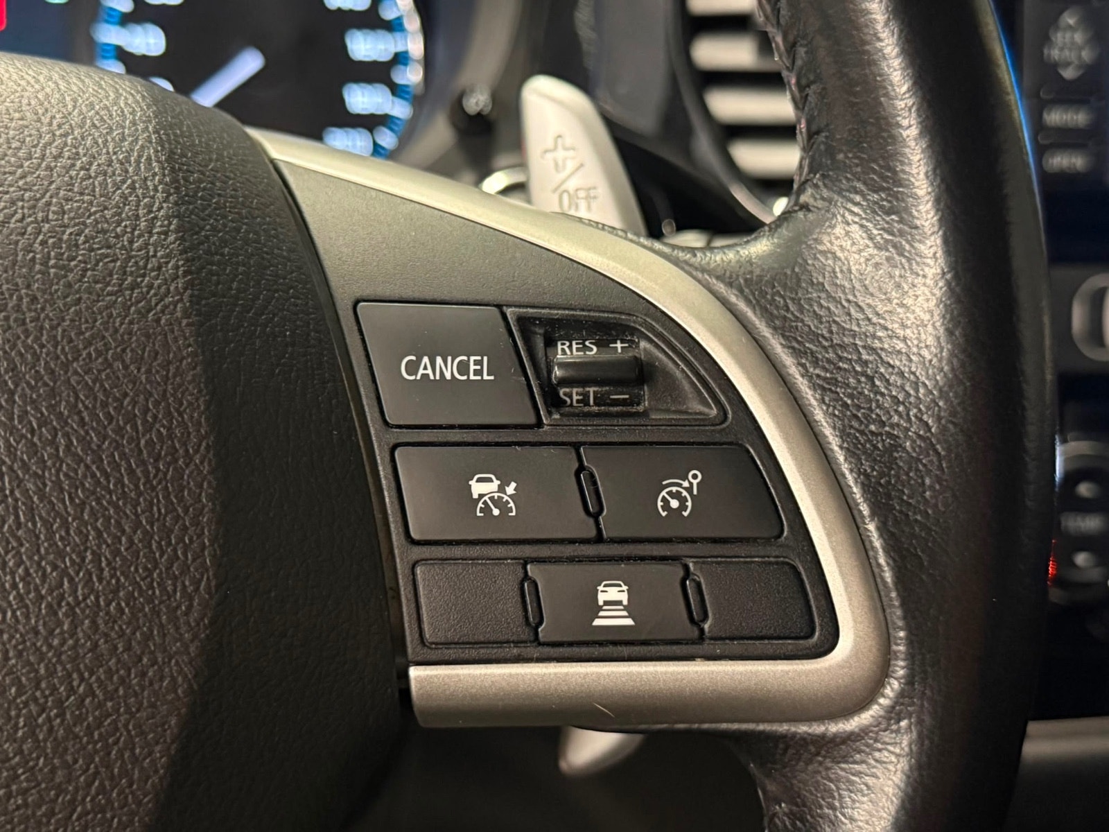 Mitsubishi Outlander PHEV CVT, 203ps, 2014