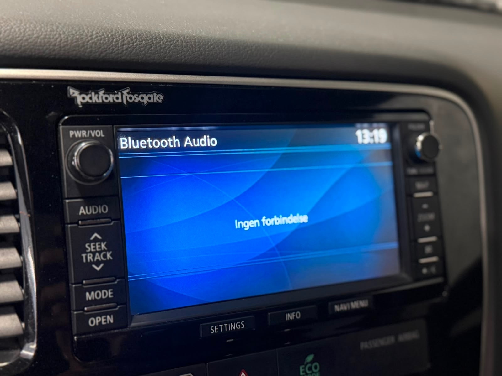 Mitsubishi Outlander PHEV CVT, 203ps, 2014