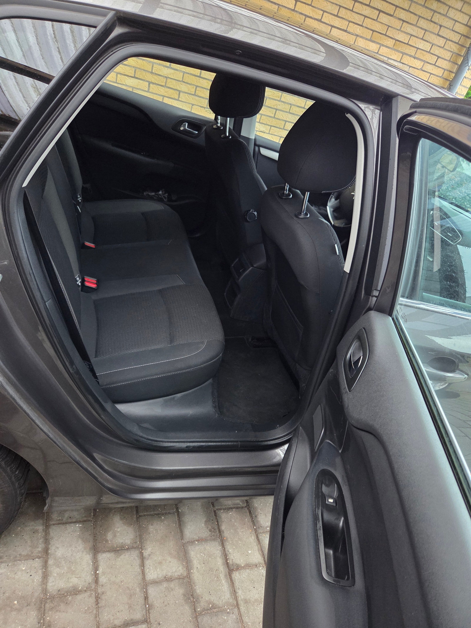 Citroën C4 1.6 BlueHDi Manual, 5-trins, 99ps, 2015