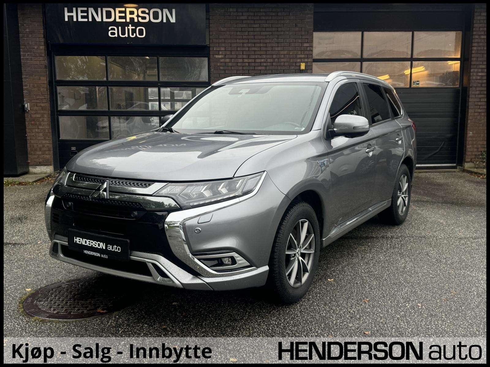 Mitsubishi Outlander PHEV CVT, 224hp, 2020
