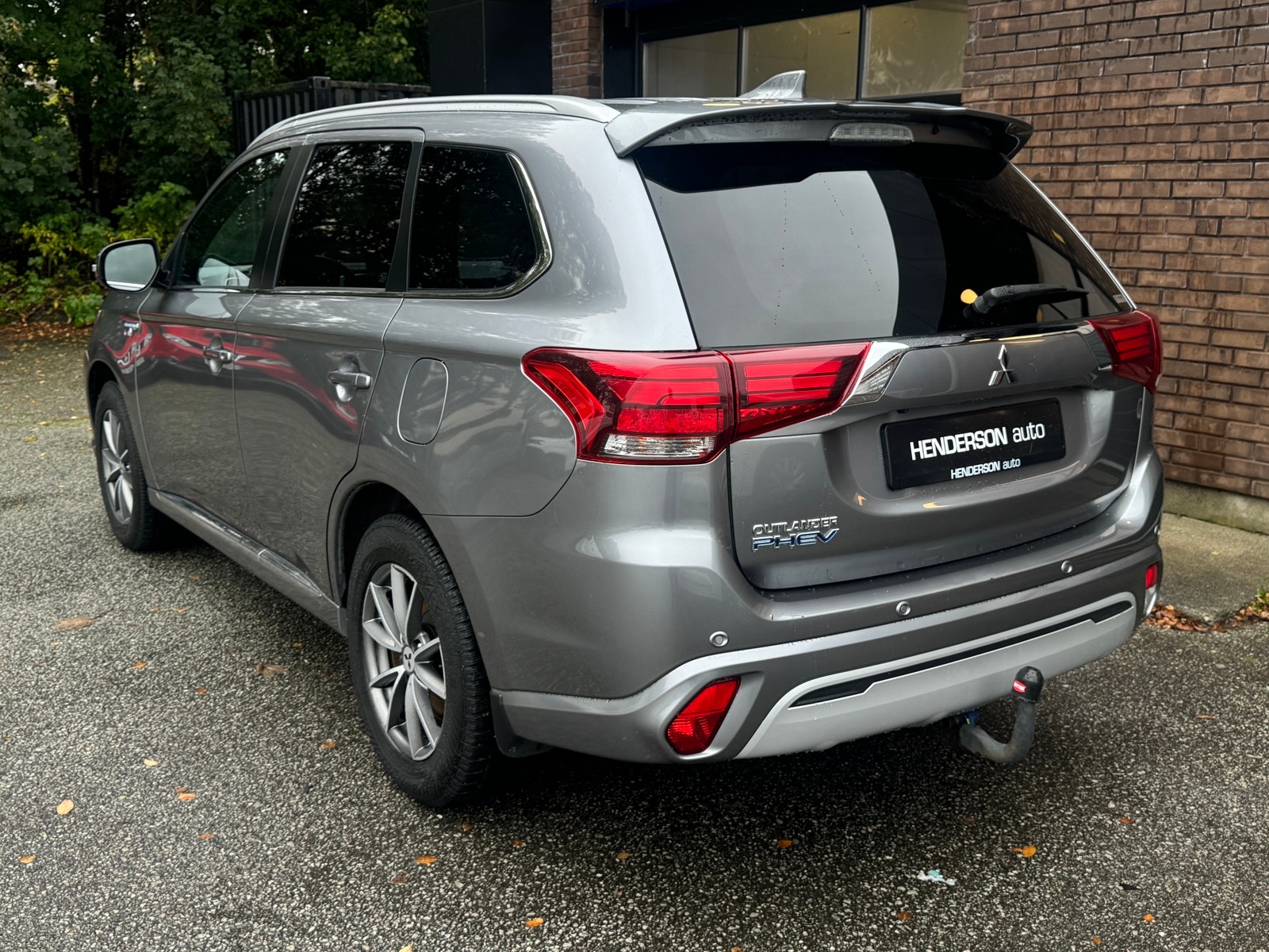 Mitsubishi Outlander PHEV CVT, 224hp, 2020