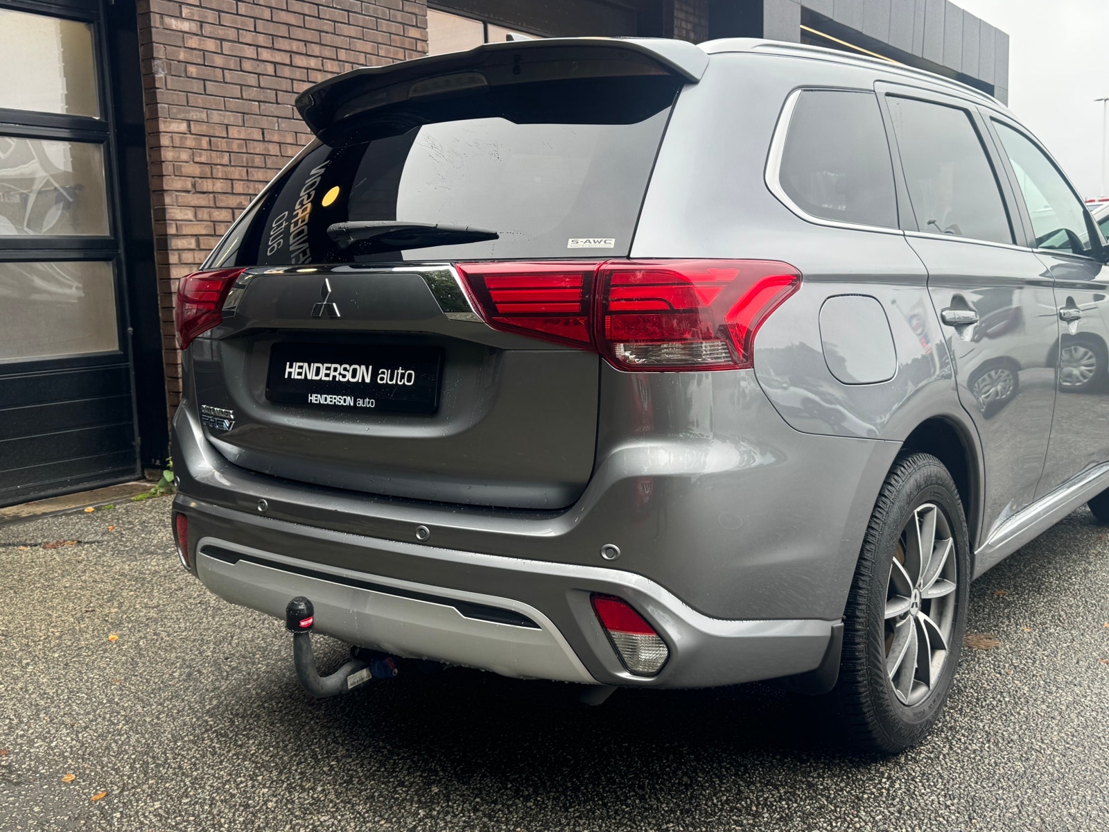 Mitsubishi Outlander PHEV CVT, 224hp, 2020