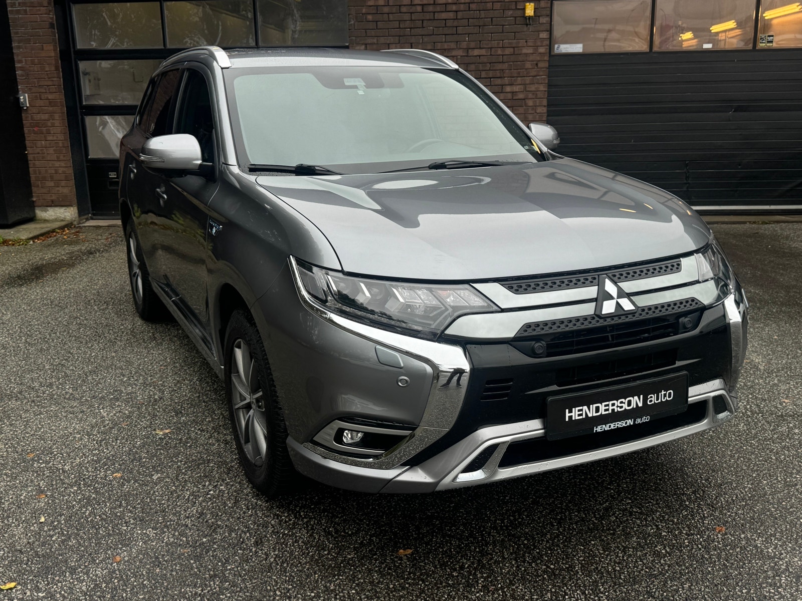 Mitsubishi Outlander PHEV CVT, 224hp, 2020