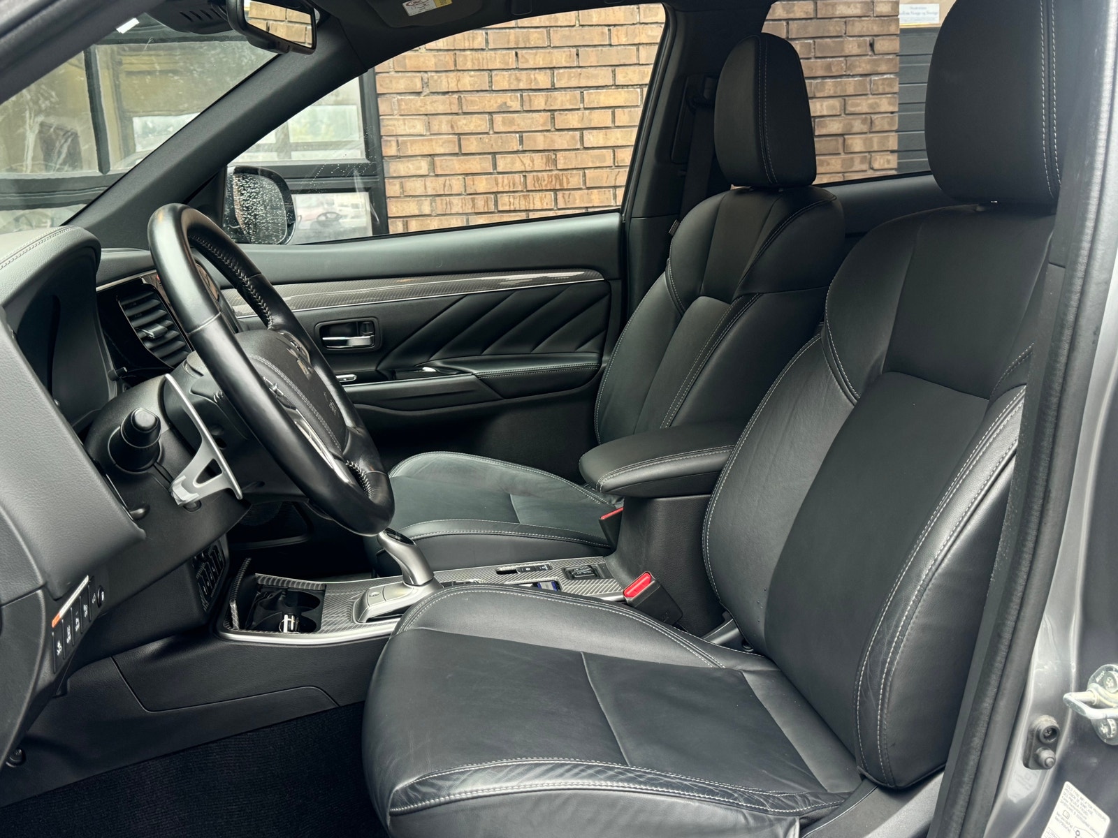 Mitsubishi Outlander PHEV CVT, 224hp, 2020