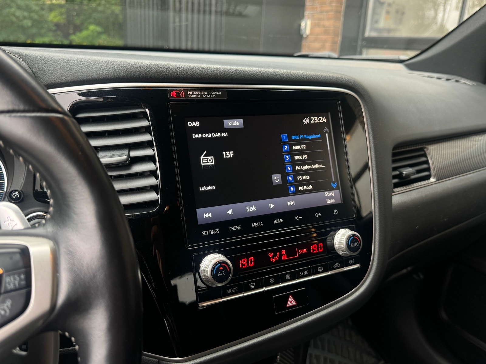 Mitsubishi Outlander PHEV CVT, 224hp, 2020