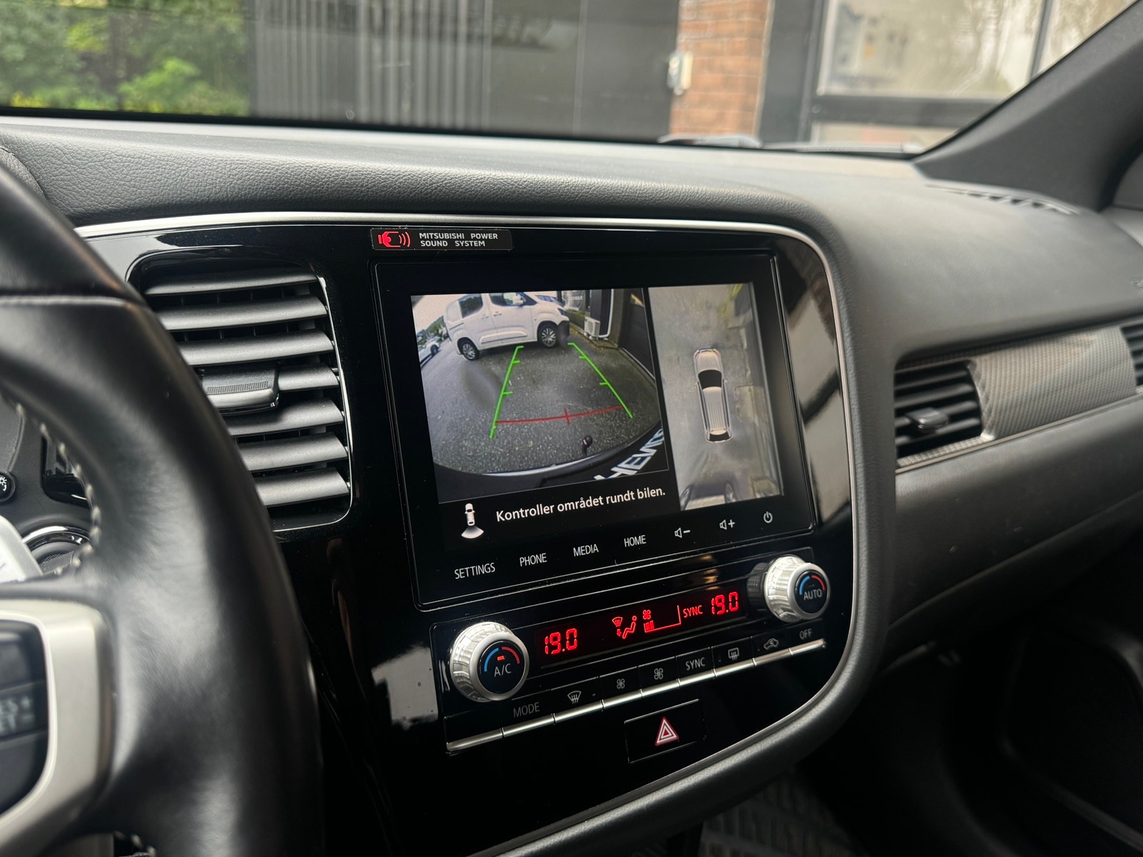 Mitsubishi Outlander PHEV CVT, 224hp, 2020