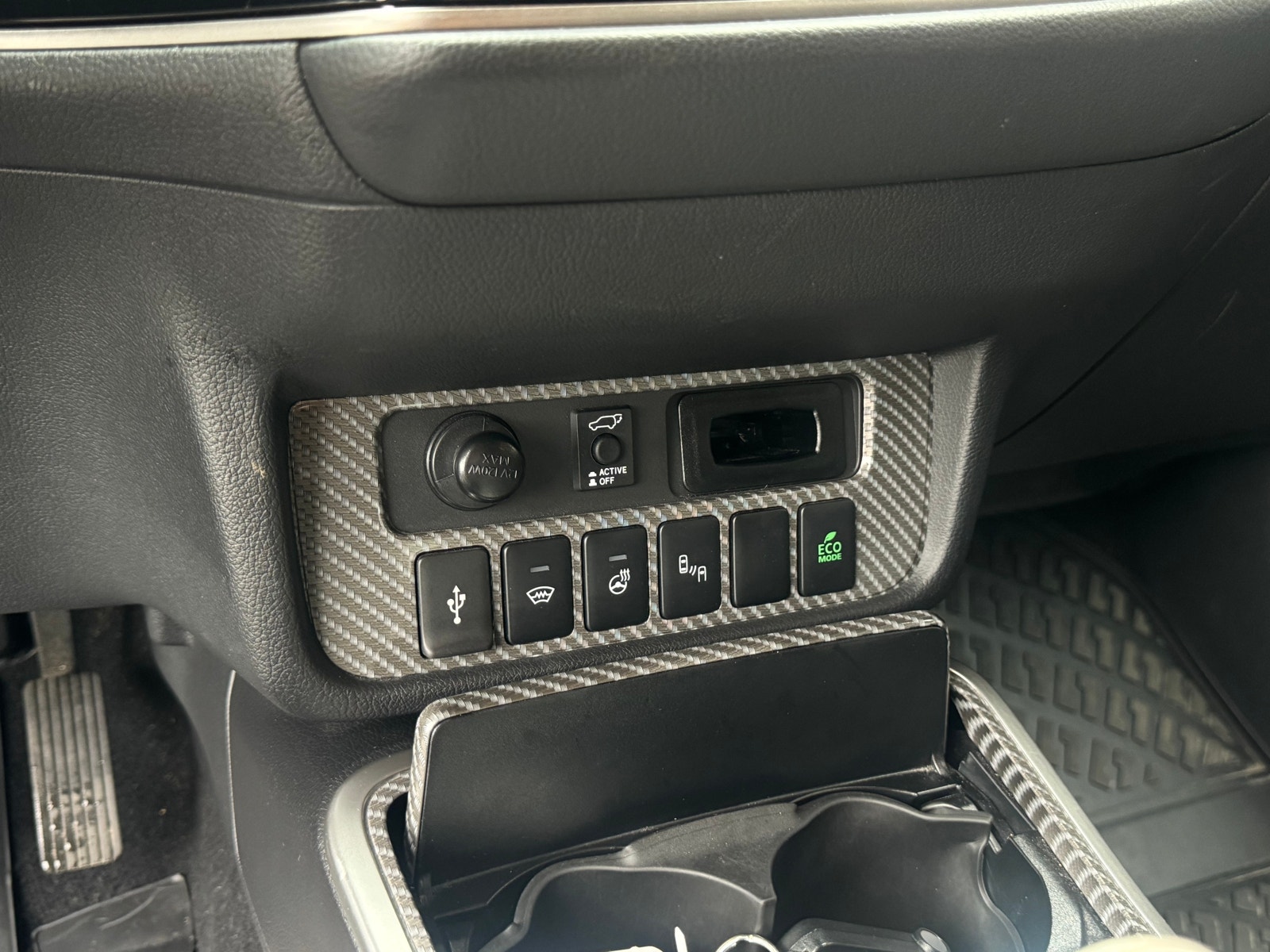 Mitsubishi Outlander PHEV CVT, 224hp, 2020