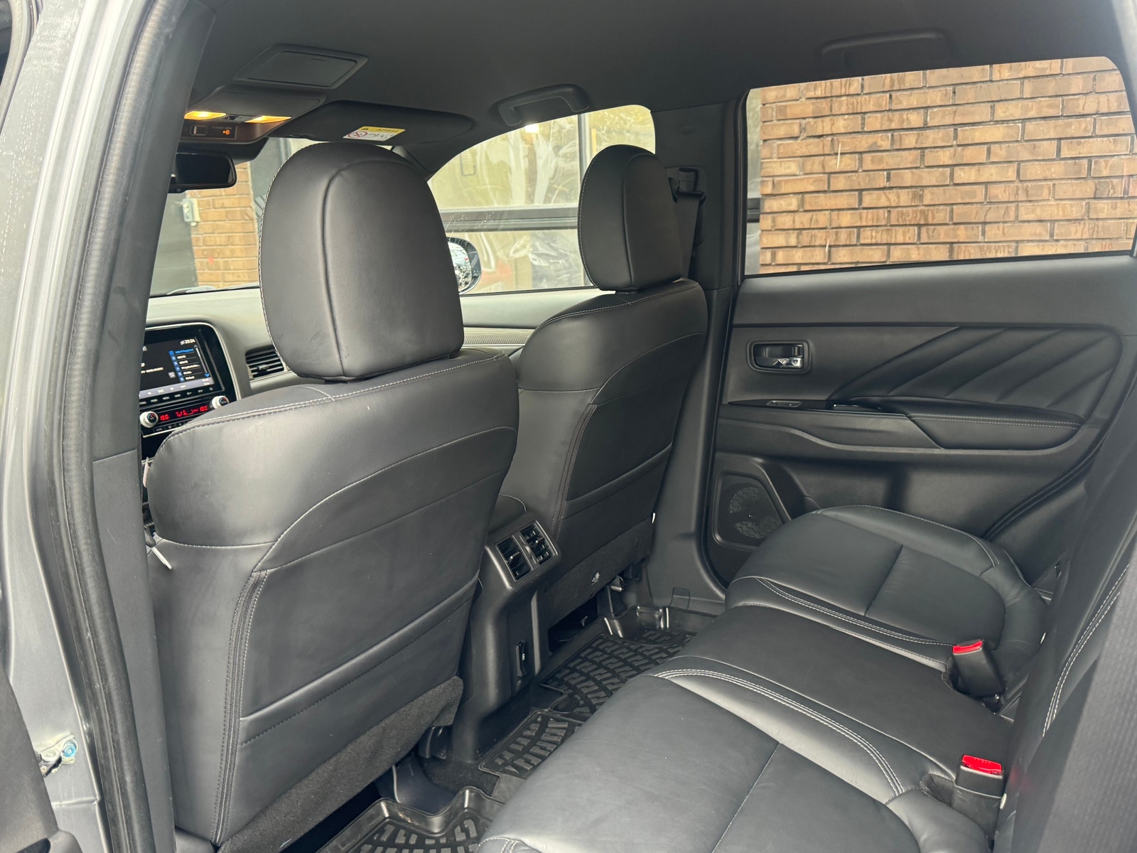 Mitsubishi Outlander PHEV CVT, 224hp, 2020