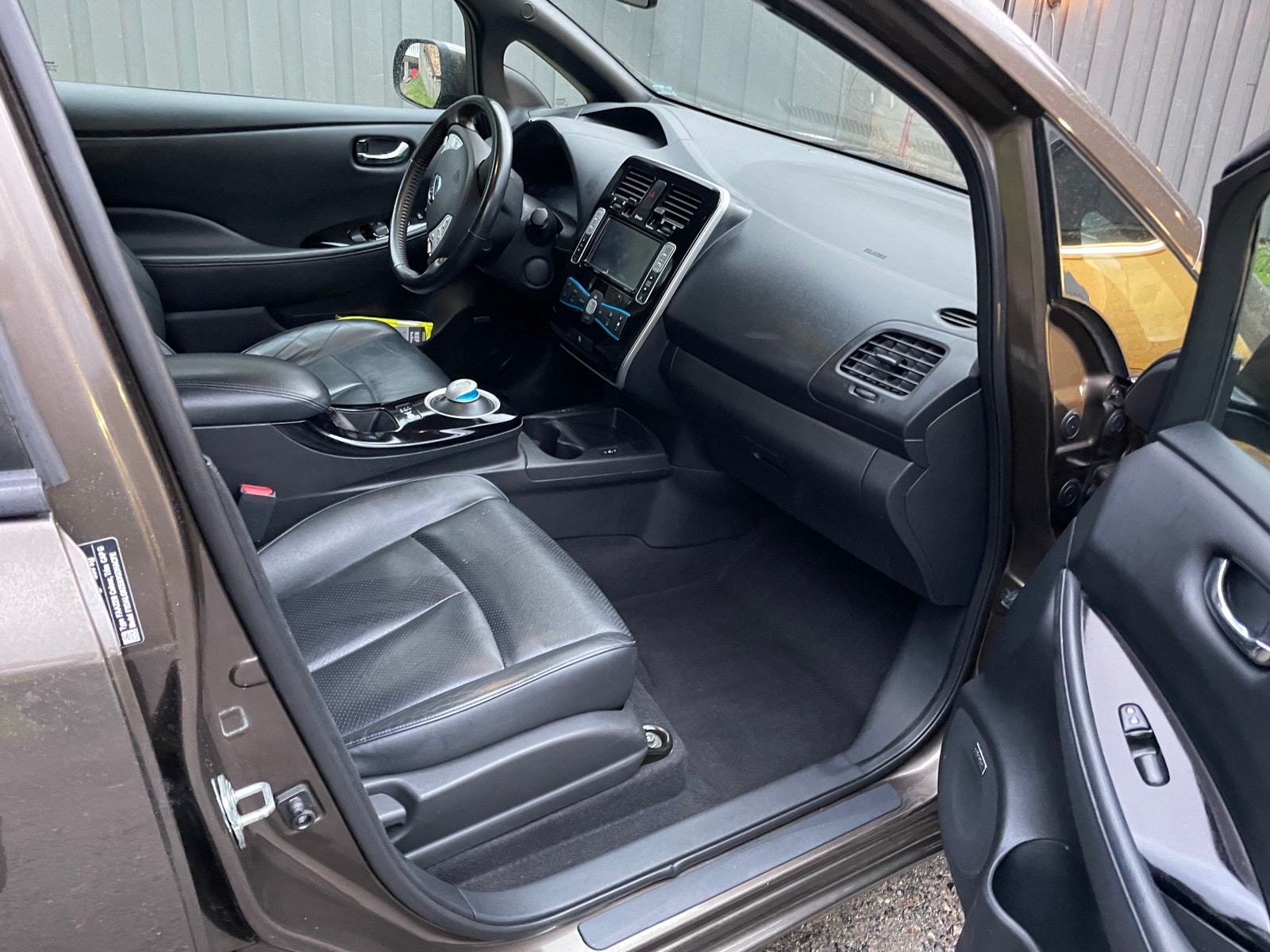 Nissan Leaf 30 kWh, 109hp, 2017