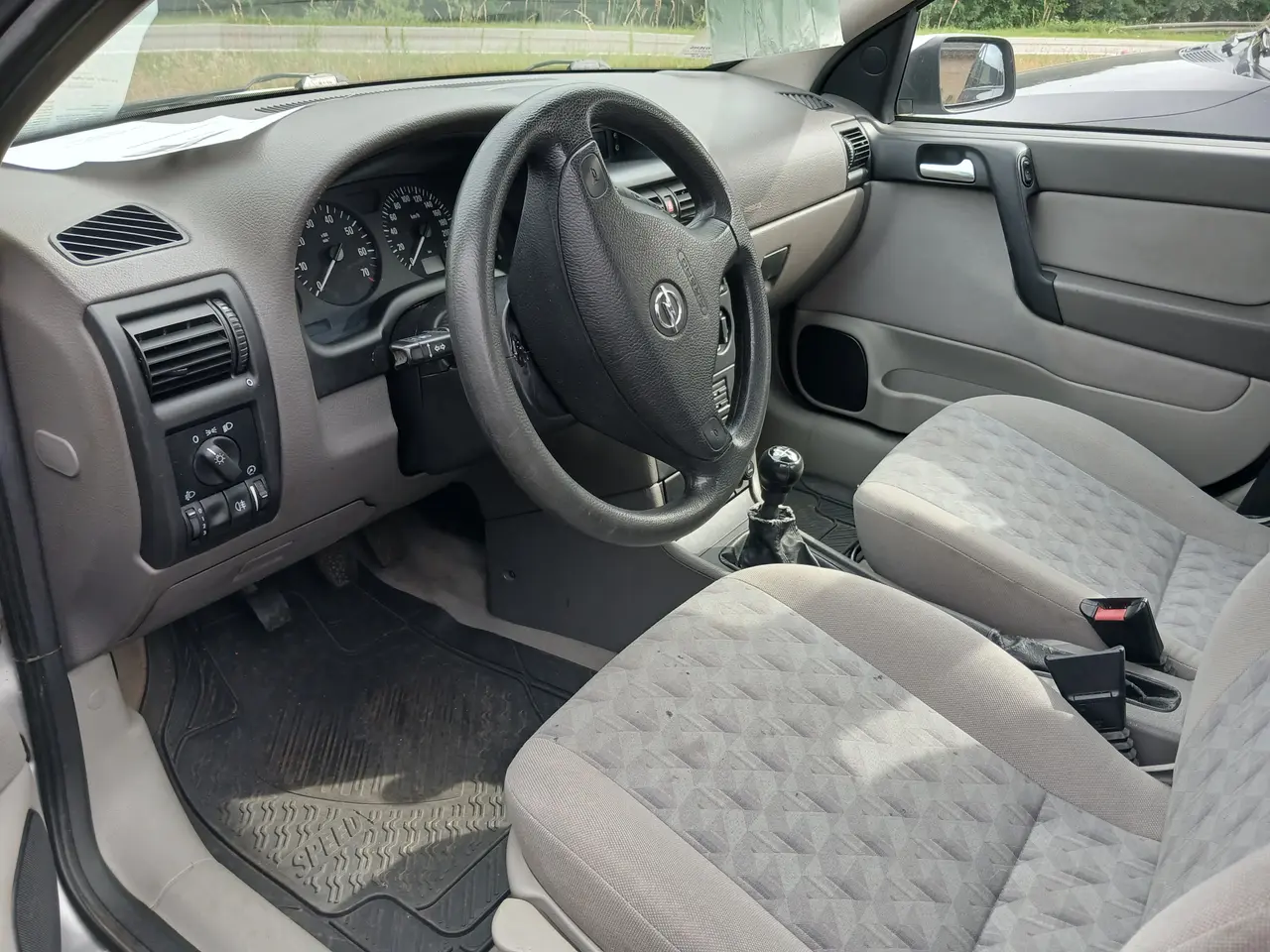 Opel Astra Sedan 1.6 Manual, 5-trins, 84ps, 2002