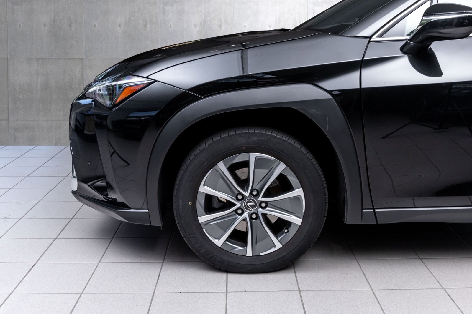 Lexus UX 300e, 204ps, 2023