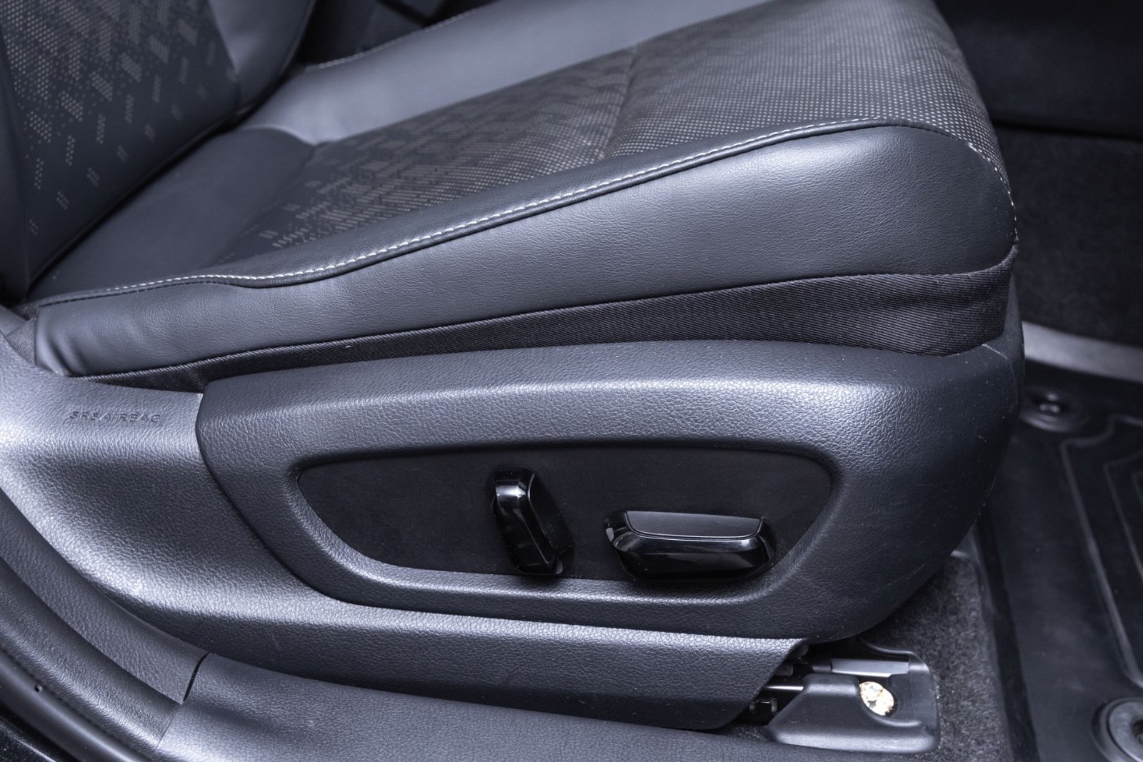Lexus UX 300e, 204ps, 2023