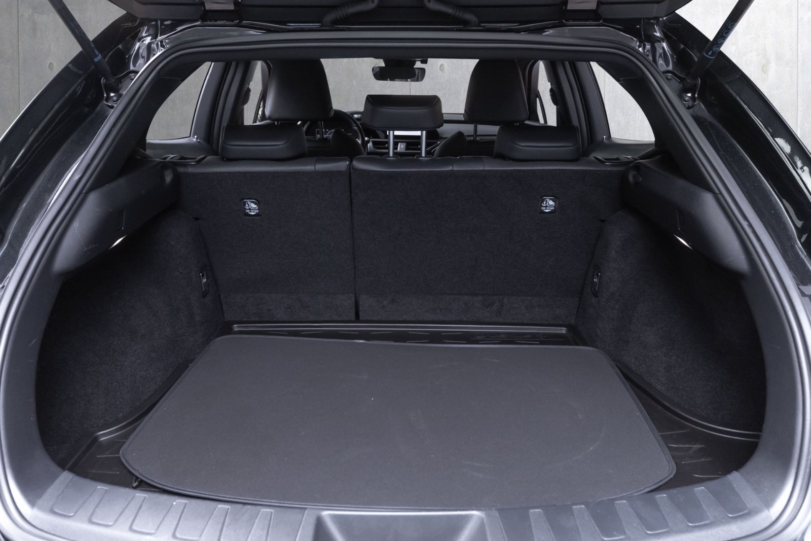 Lexus UX 300e, 204ps, 2023