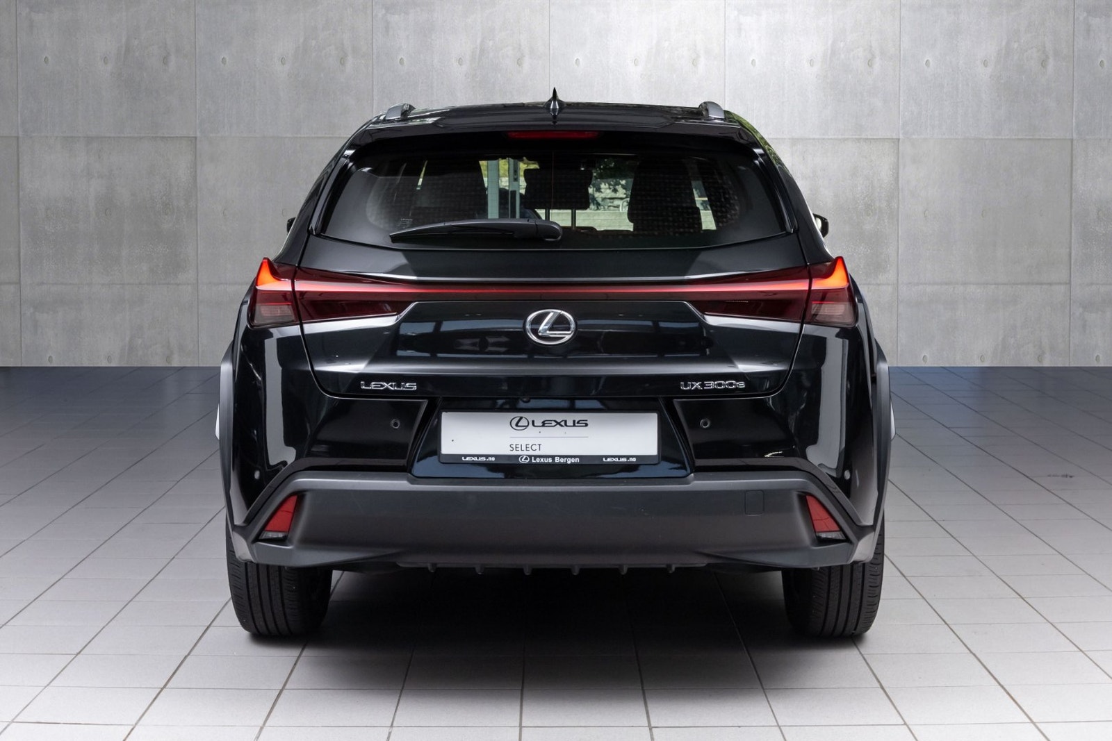 Lexus UX 300e, 204ps, 2023