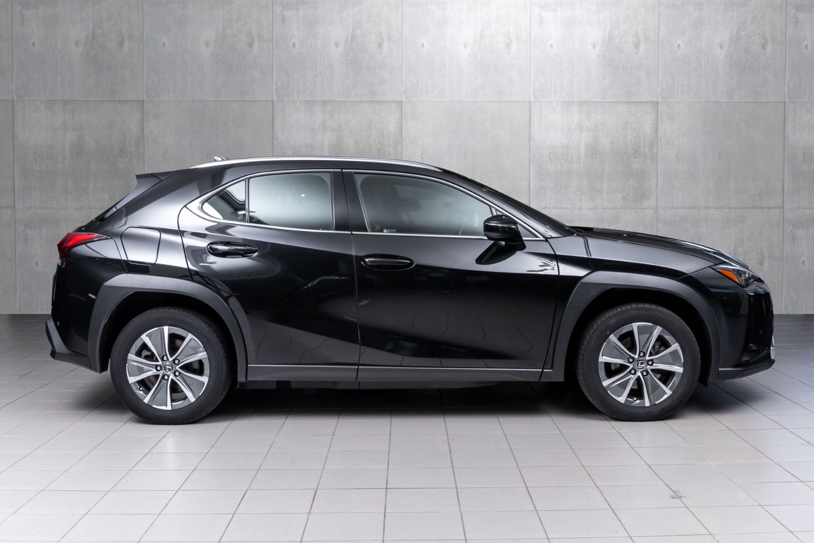 Lexus UX 300e, 204ps, 2023