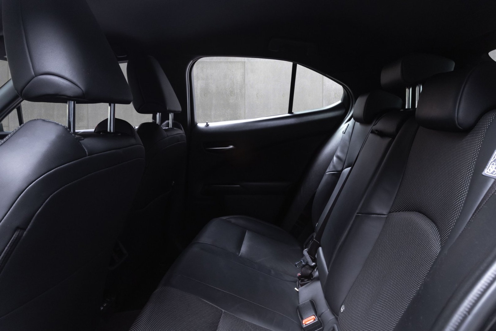Lexus UX 300e, 204ps, 2023