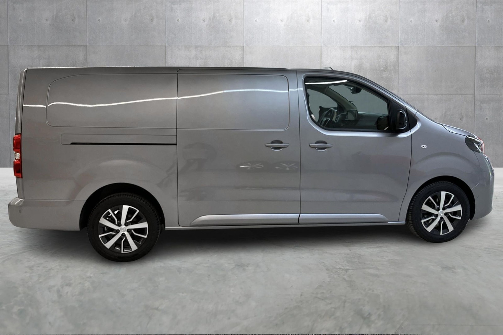 Toyota Proace L2 2.0 D-4D 145 Automatic, 144hp, 2024