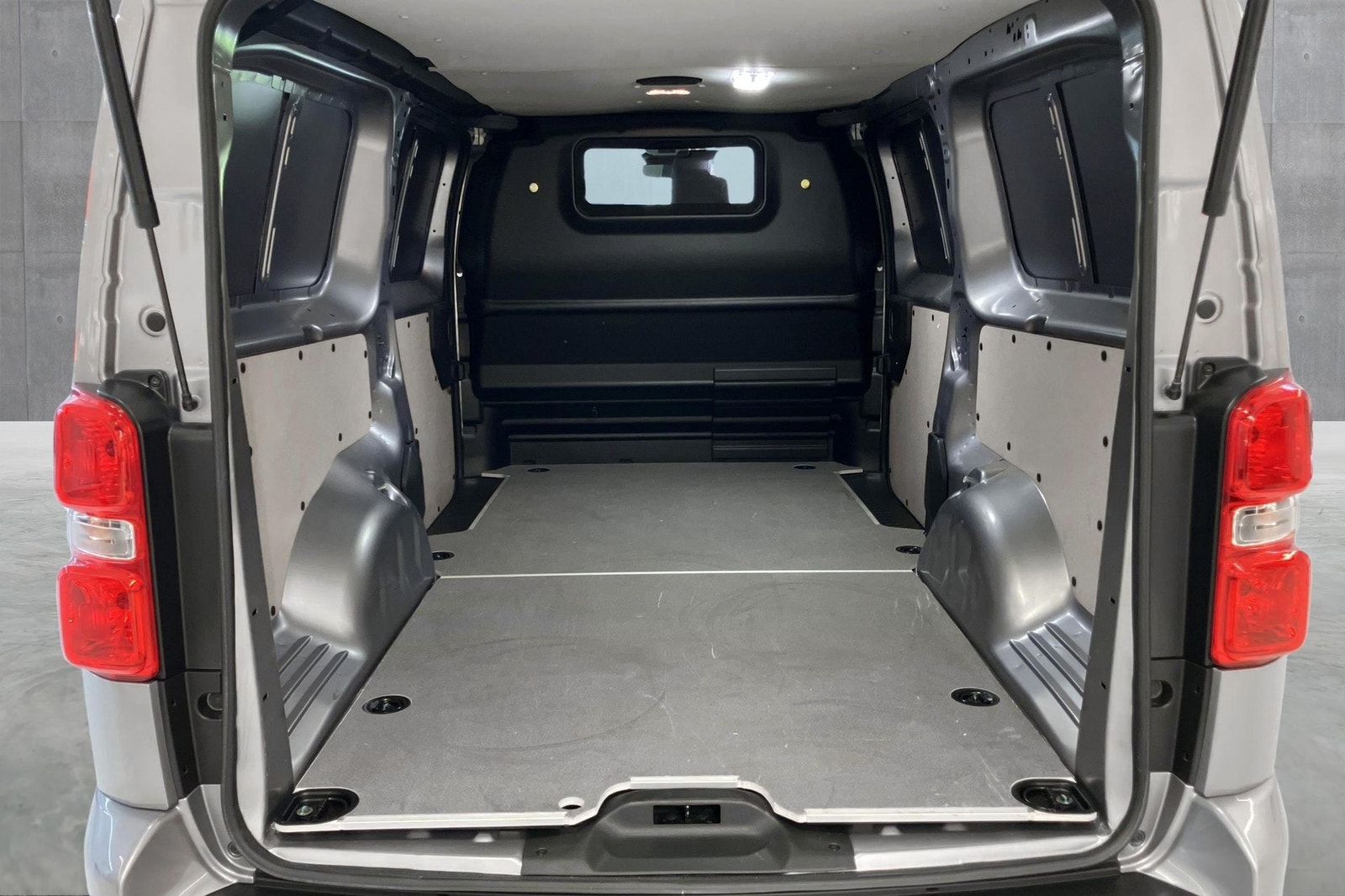 Toyota Proace L2 2.0 D-4D 145 Automatic, 144hp, 2024