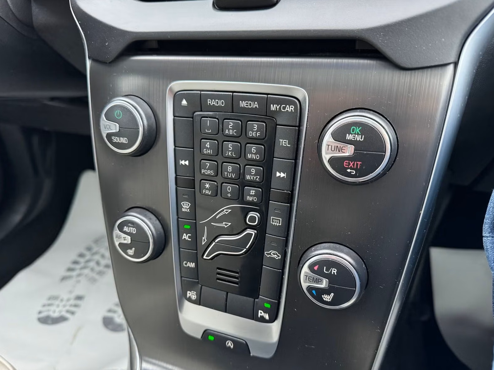 Volvo V40 D2 Manual, 6-trins, 115ps, 2013