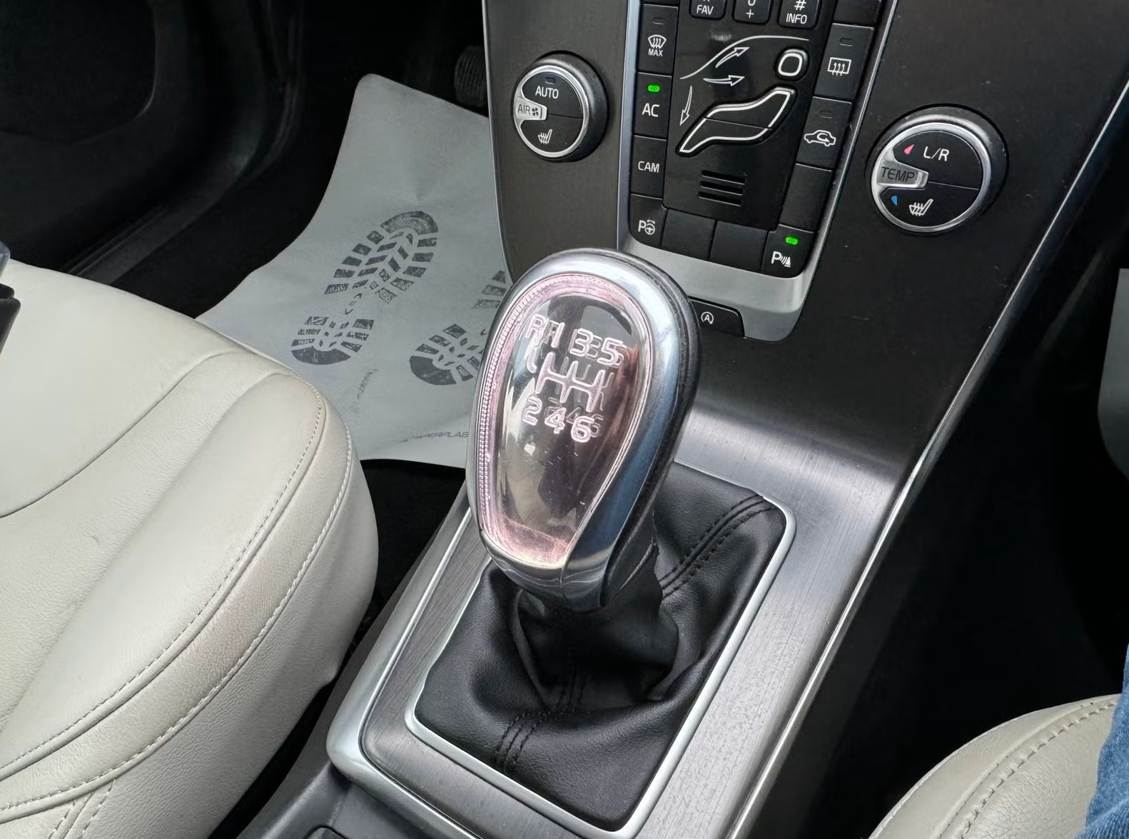 Volvo V40 D2 Manual, 6-trins, 115ps, 2013