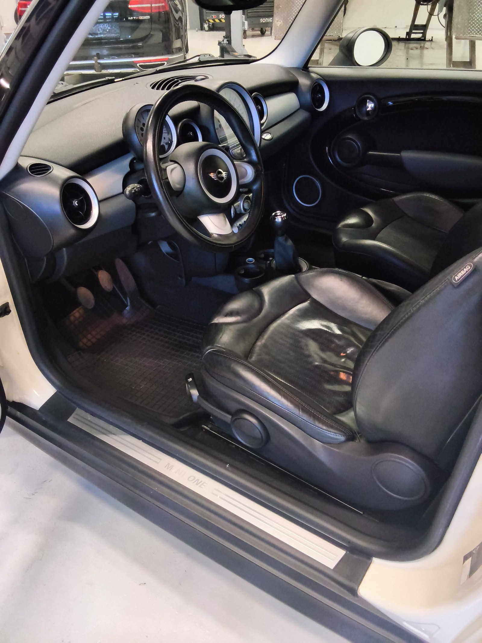 MINI One Manuell, 6-trinn, 75hk, 2009