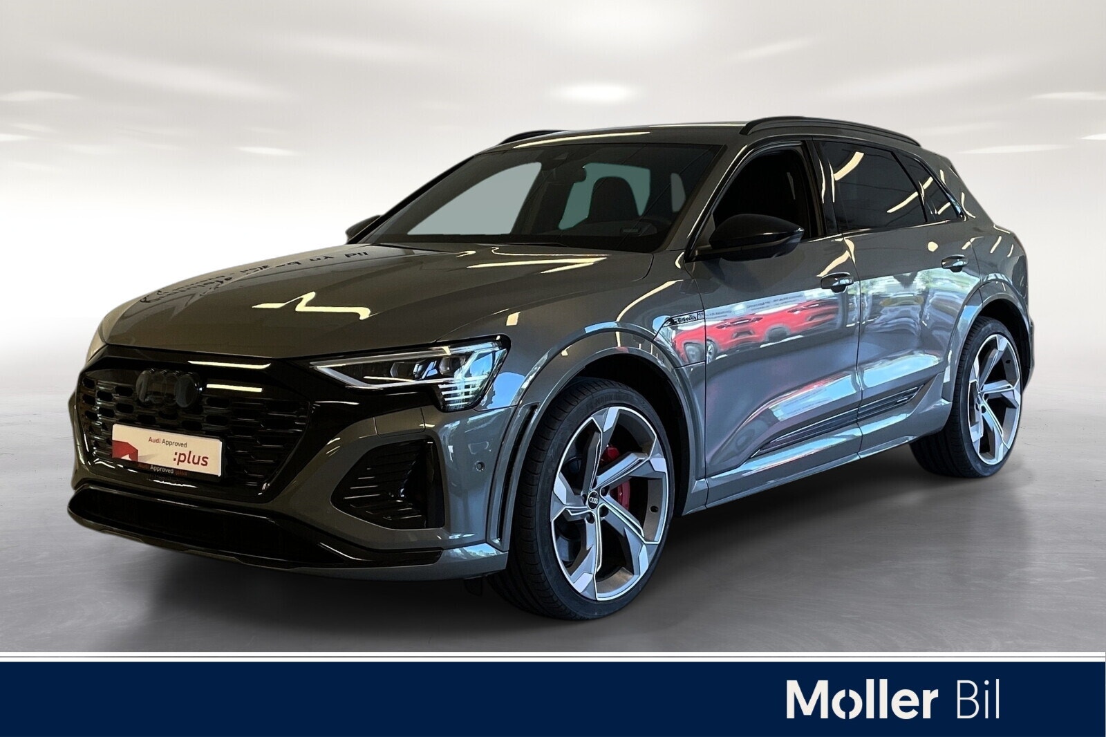 Audi SQ8 e-tron quattro, 503hk, 2024