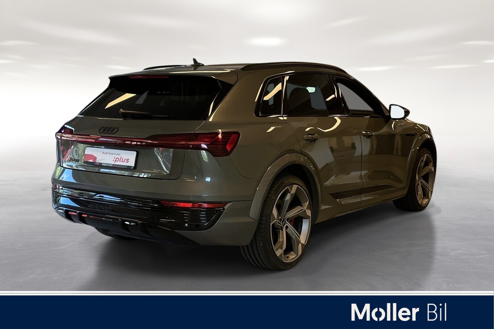 Audi SQ8 e-tron quattro, 503hk, 2024