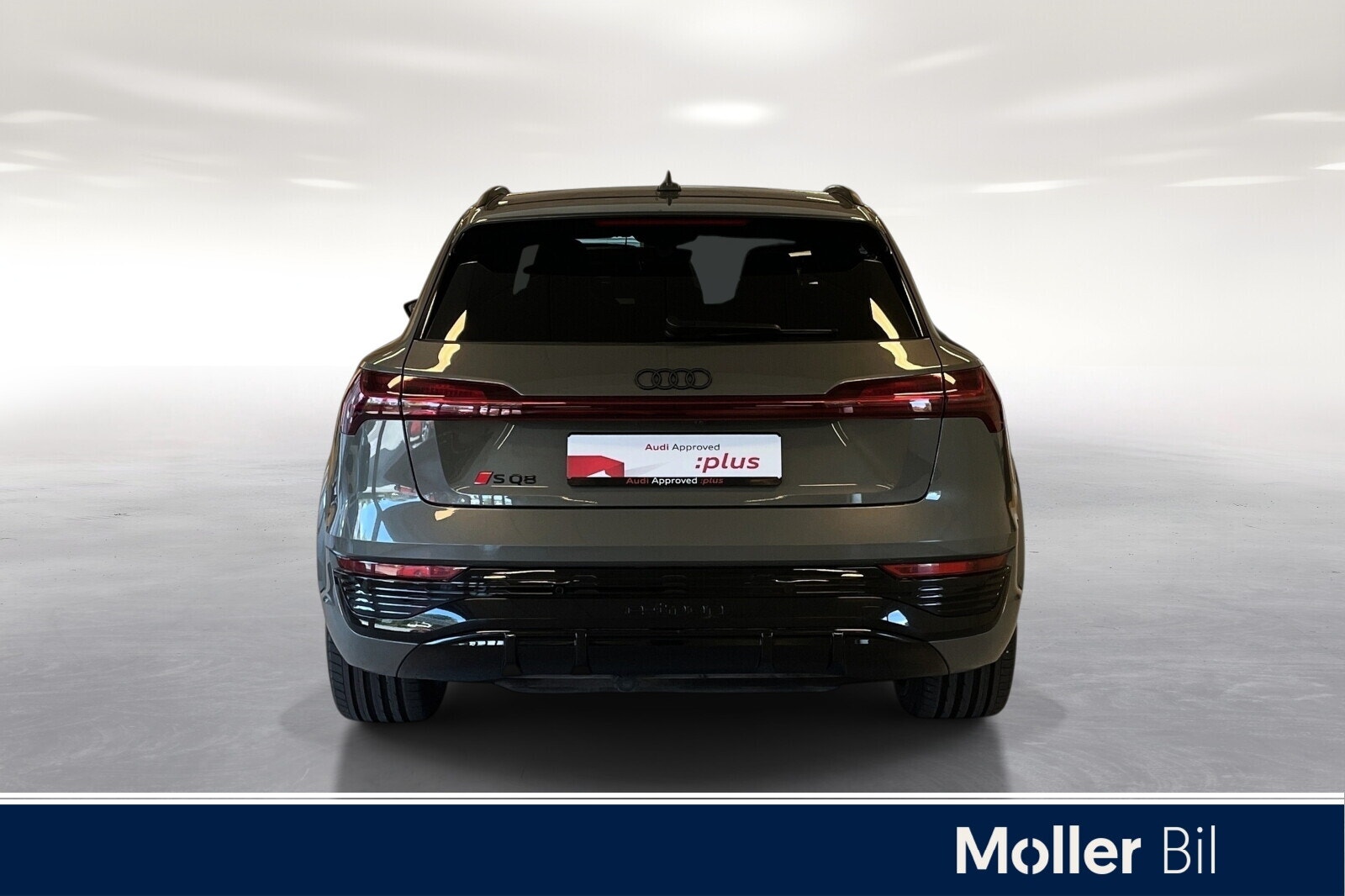 Audi SQ8 e-tron quattro, 503hk, 2024