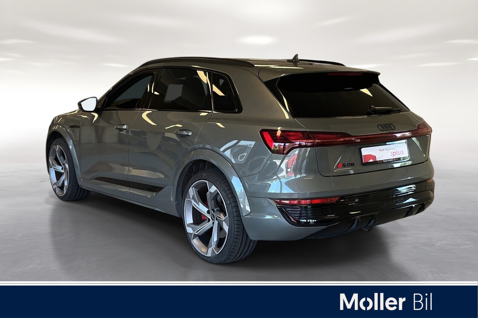 Audi SQ8 e-tron quattro, 503hk, 2024