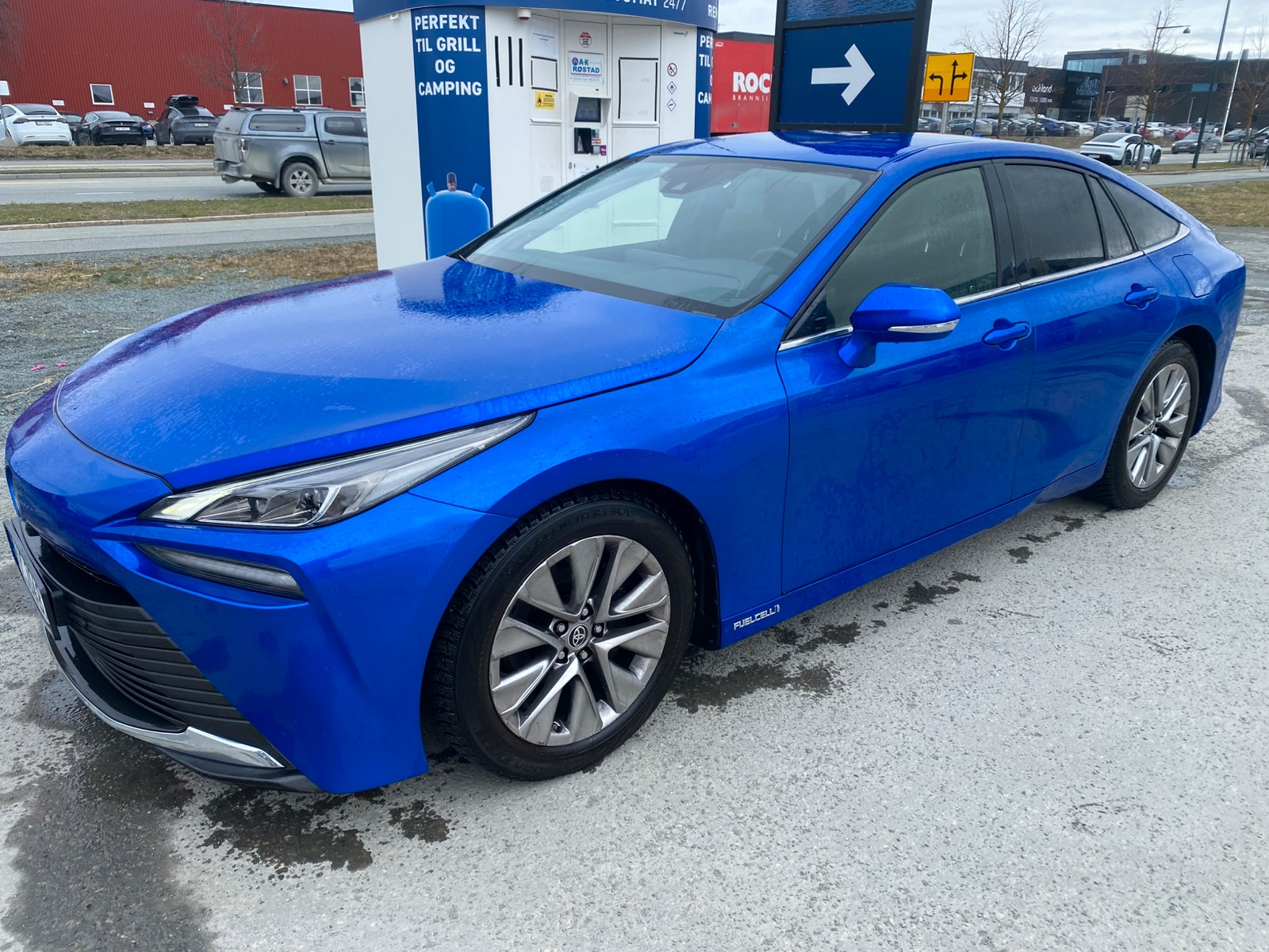 Toyota Mirai FuelCell, 182hp, 2021