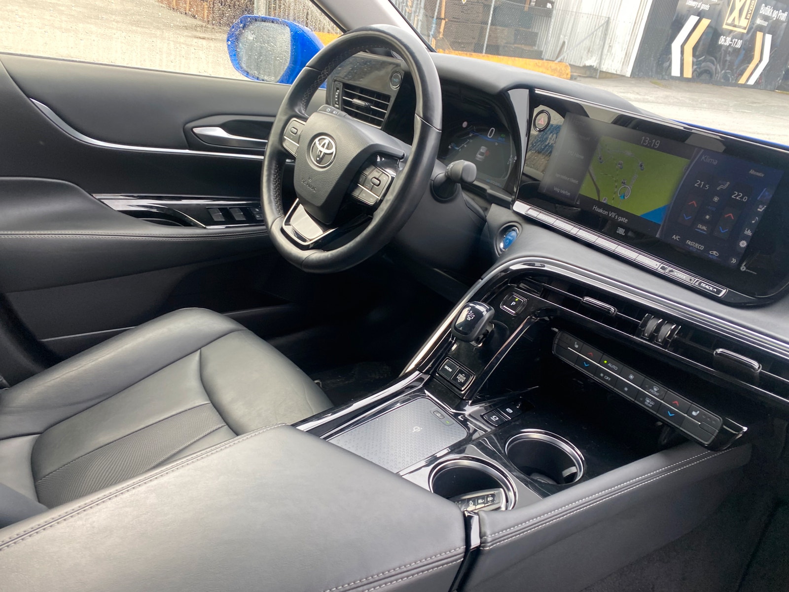 Toyota Mirai FuelCell, 182hp, 2021