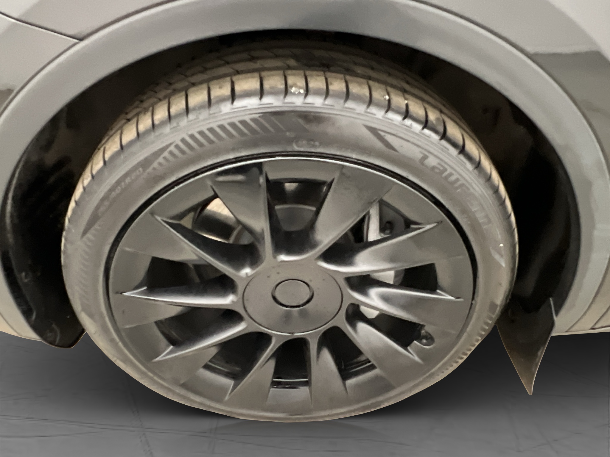 Tesla Model Y Long Range AWD, 514ps, 2023