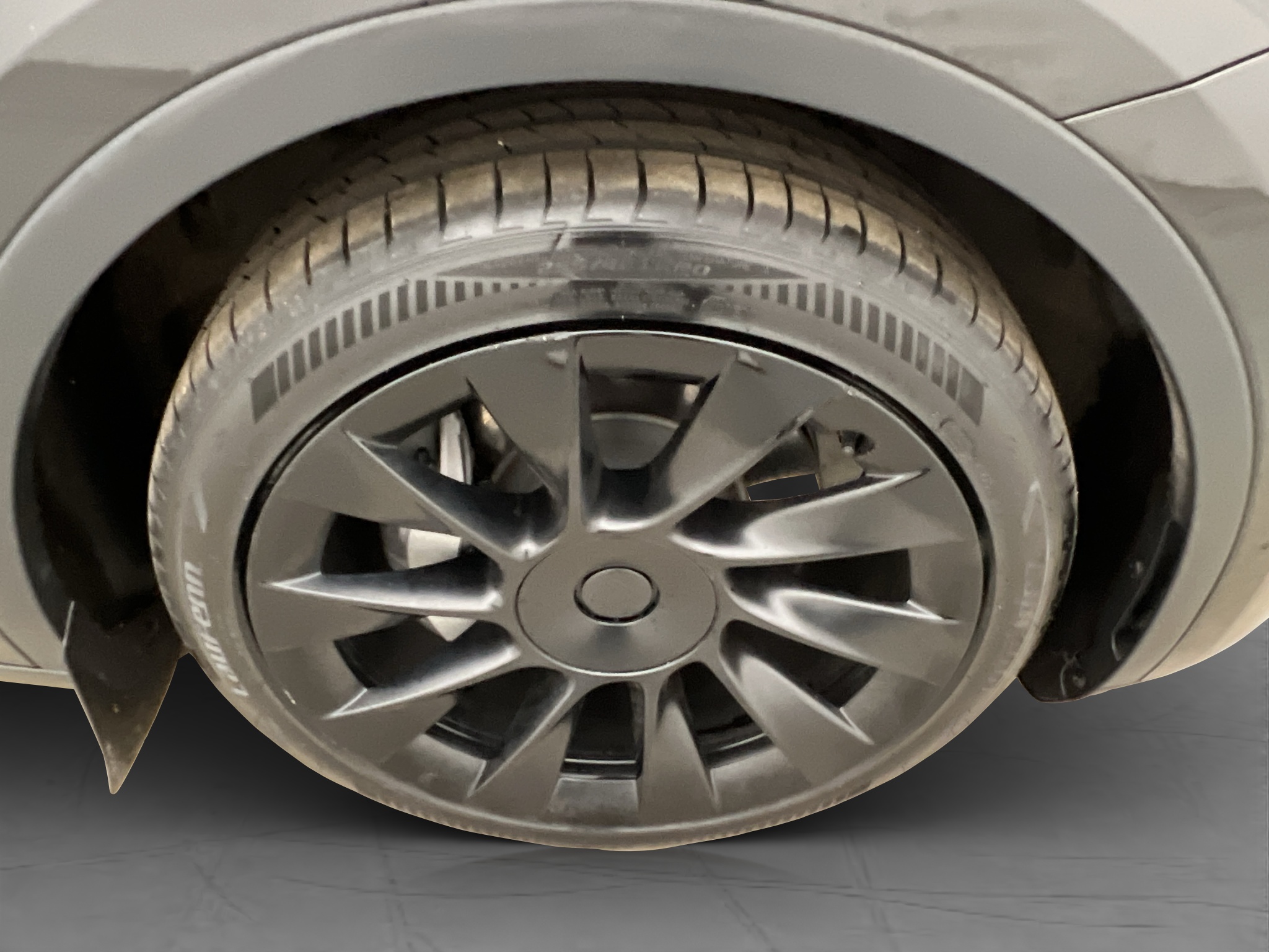 Tesla Model Y Long Range AWD, 514ps, 2023