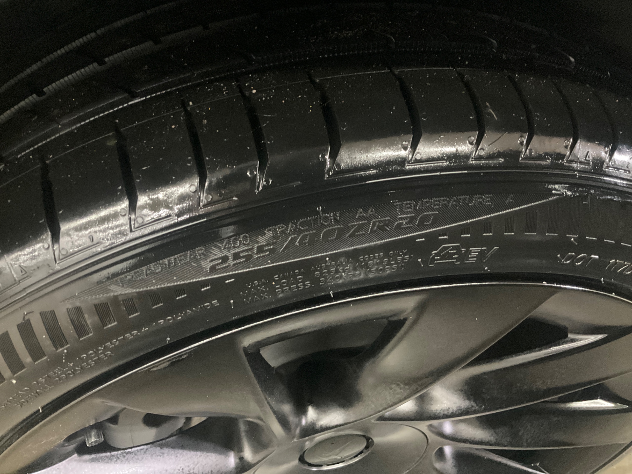 Tesla Model Y Long Range AWD, 514ps, 2023