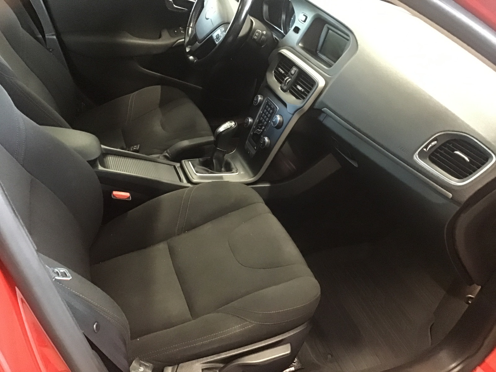 Volvo V40 D2 Manual, 6-trins, 115ps, 2015