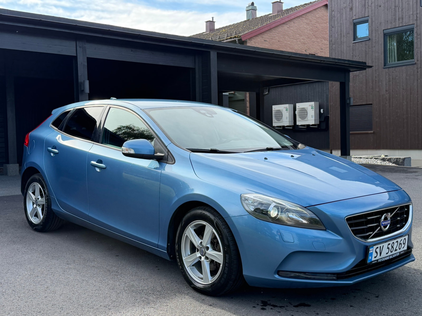 Volvo V40 D2 Manual, 6-trins, 115ps, 2015