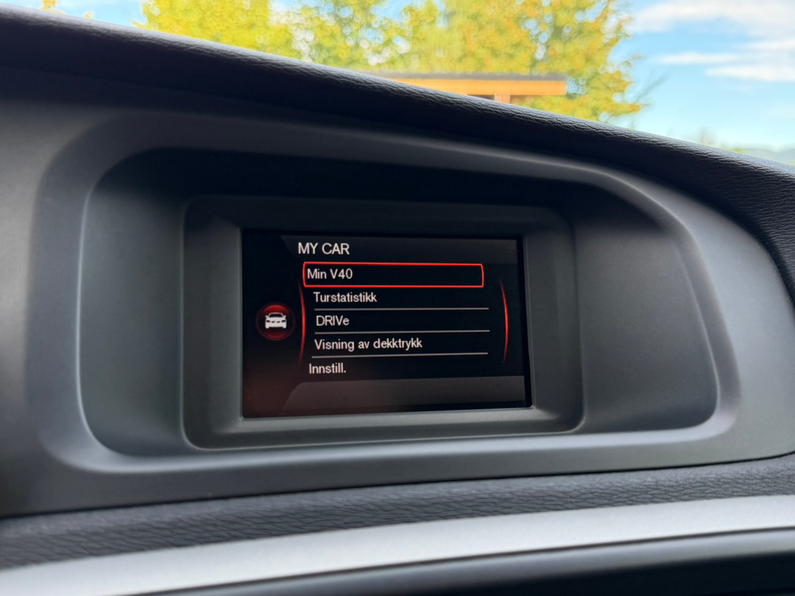 Volvo V40 D2 Manual, 6-trins, 115ps, 2015