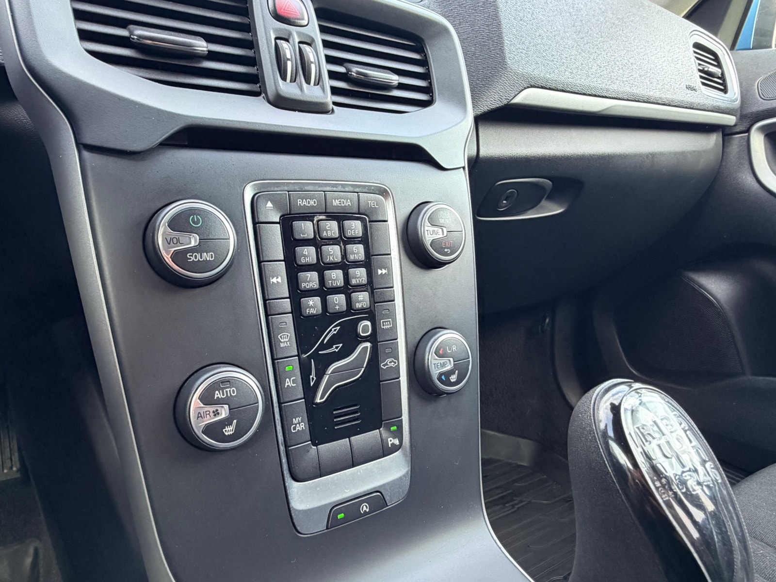 Volvo V40 D2 Manual, 6-trins, 115ps, 2015