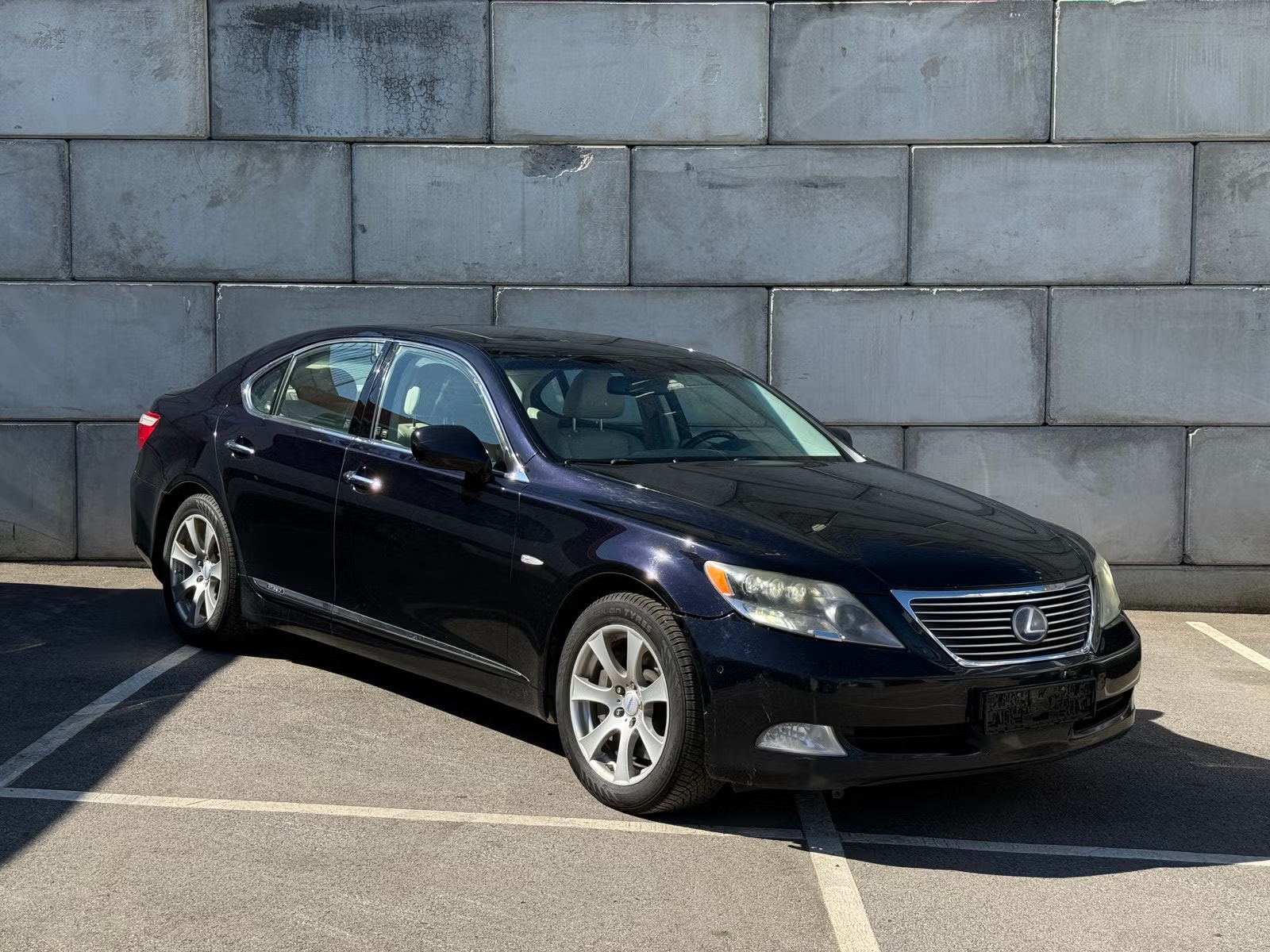 Lexus LS 600h AWD 5.0 V8 CVT, 445hp, 2008