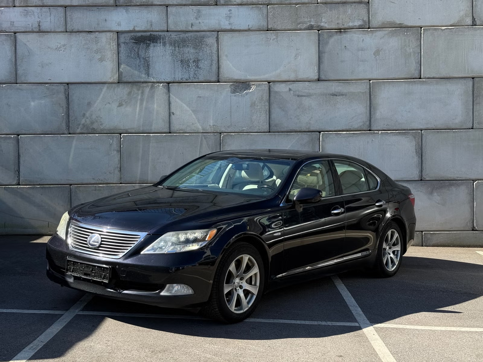 Lexus LS 600h AWD 5.0 V8 CVT, 445hp, 2008