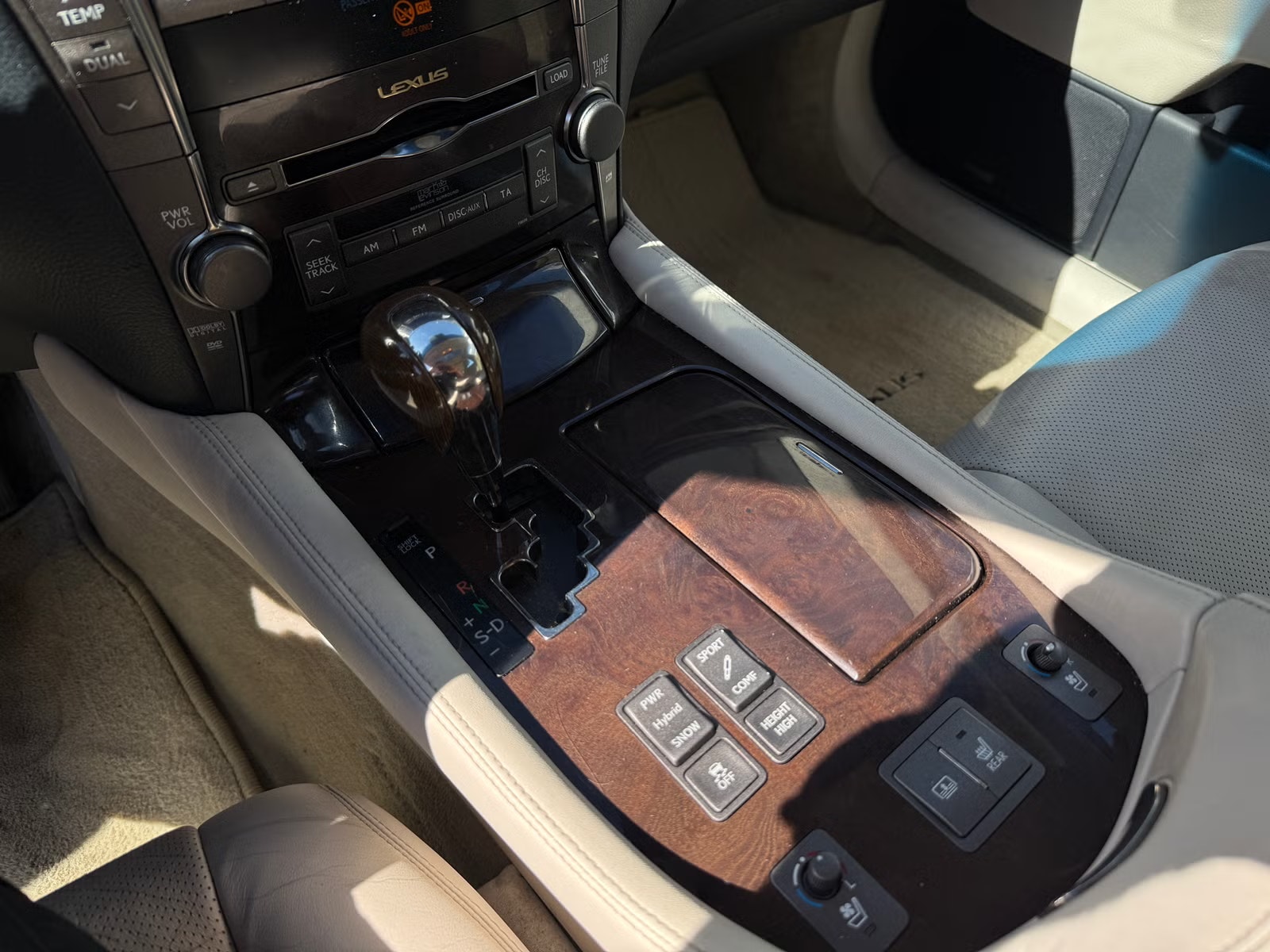 Lexus LS 600h AWD 5.0 V8 CVT, 445hp, 2008
