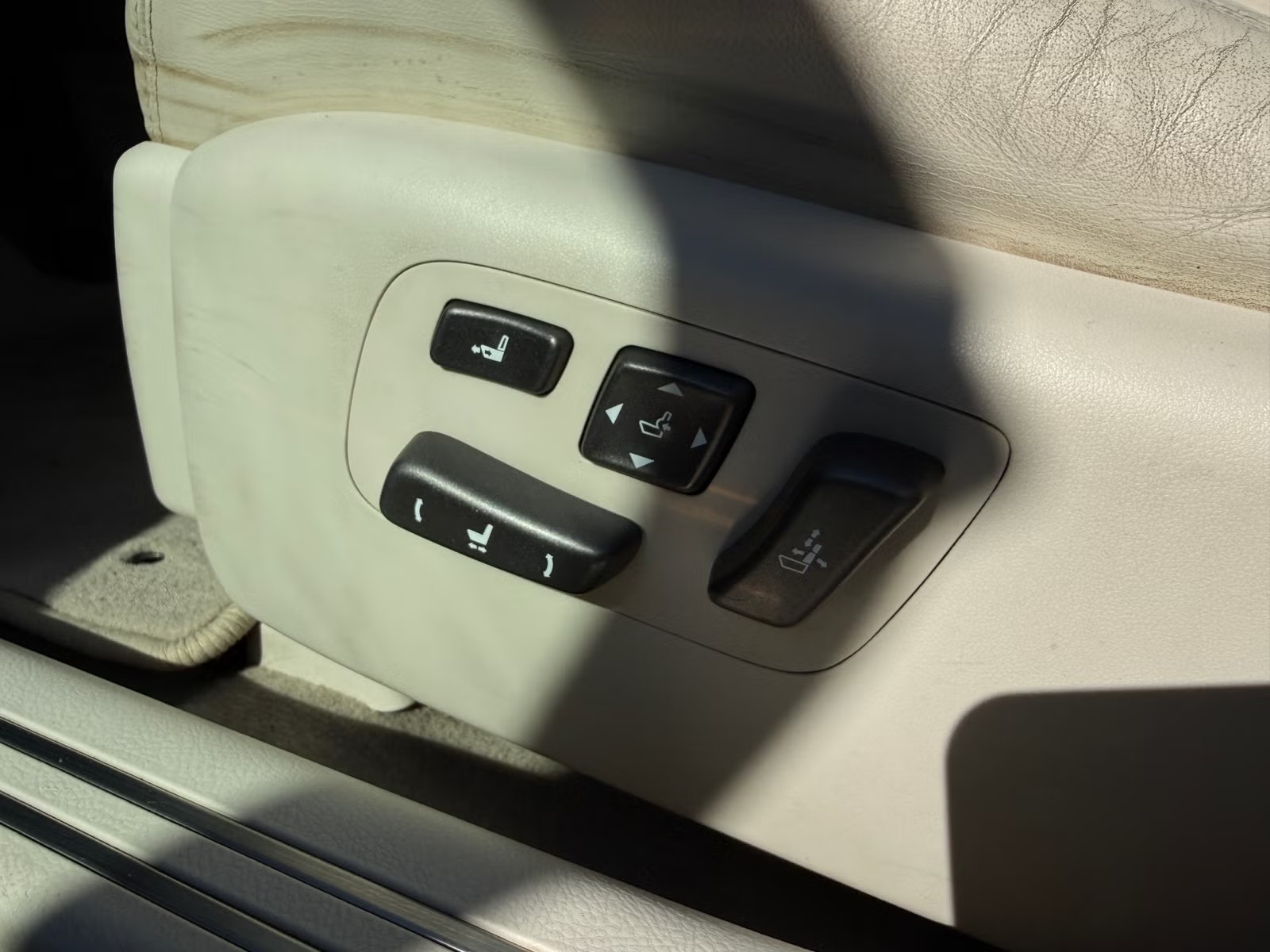 Lexus LS 600h AWD 5.0 V8 CVT, 445hp, 2008