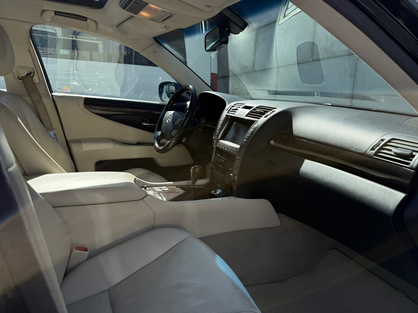 Lexus LS 600h AWD 5.0 V8 CVT, 445hp, 2008