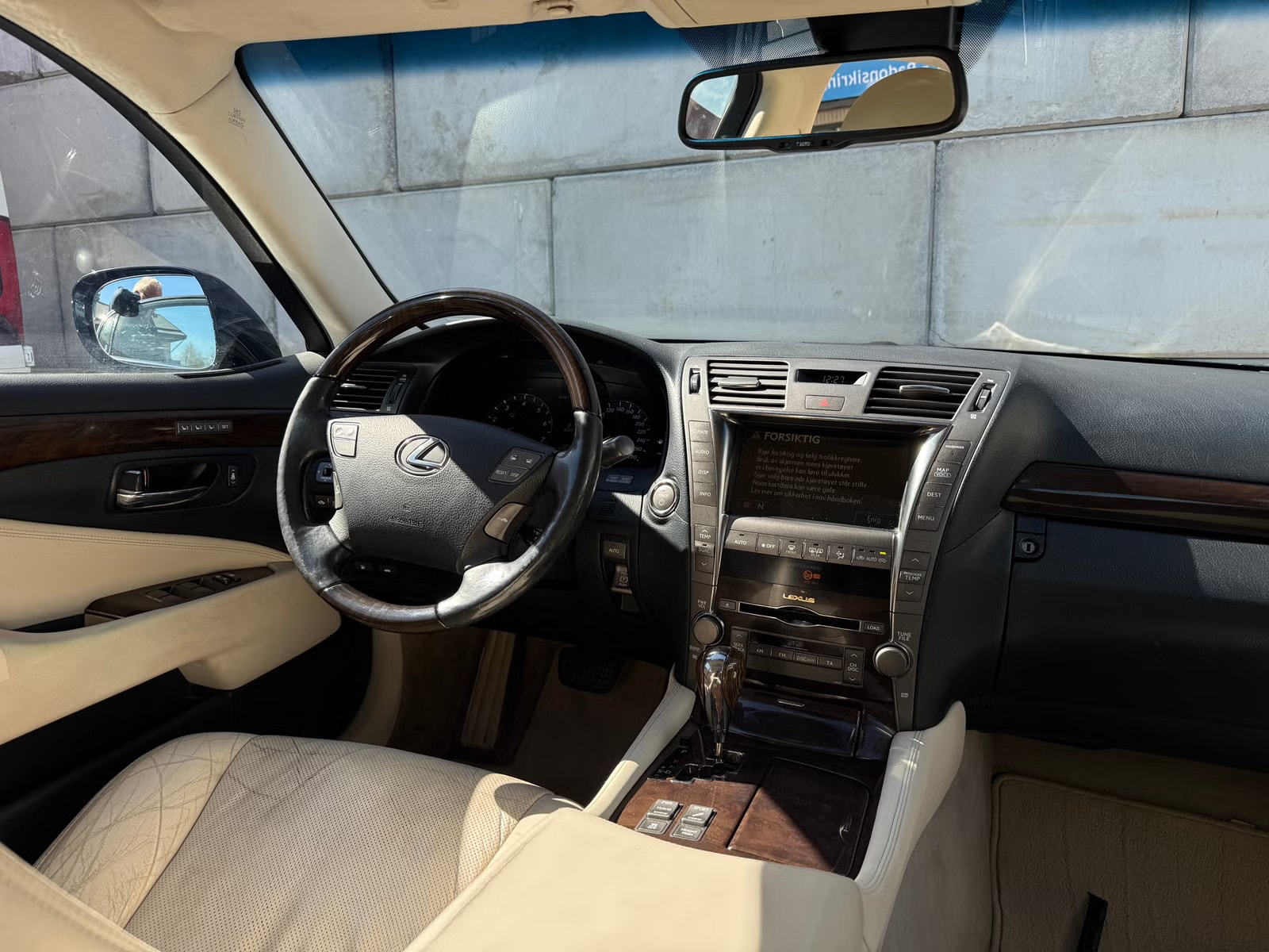 Lexus LS 600h AWD 5.0 V8 CVT, 445hp, 2008