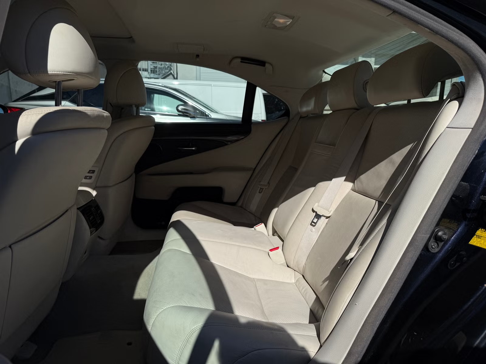 Lexus LS 600h AWD 5.0 V8 CVT, 445hp, 2008